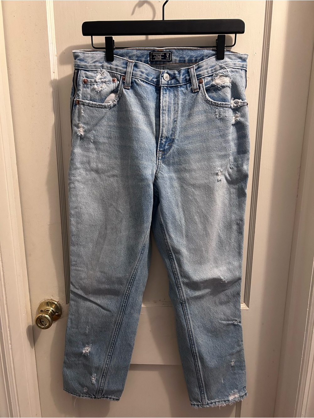Abercrombie‎ & Fitch Light Blue High Rise Mom Jeans Distressed Zipper Detail
